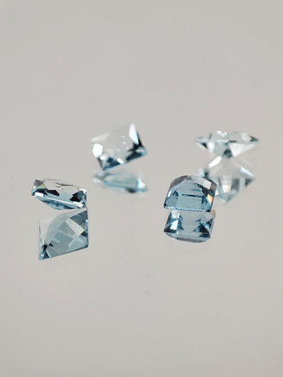 Topaz lot ( 3 x 2-1 mm \ 0,3 ct ) princess