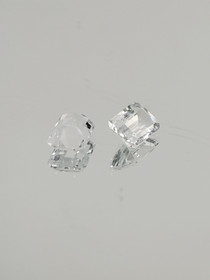 Topaasi erä ( 6-5 x 4 x 2 mm \ 0,6 ct ) smaragdi