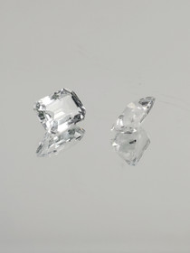 Topaasi erä ( 6-5 x 4 x 2 mm \ 0,6 ct ) smaragdi
