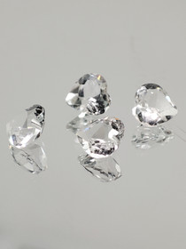 Topaasi erä ( 4 x 4 x 2 mm \ 0,45 ct ) sydän