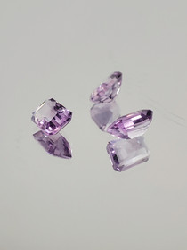 Ametisti erä ( 5 x 3 x 2 mm \ 0,4 ct ) smaragdi