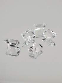 Topaasi erä ( 6 x 4 x 3-2 mm \ 1 ct ) smaragdi