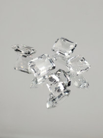 Topaasi erä ( 6 x 4 x 3-2 mm \ 1 ct ) smaragdi