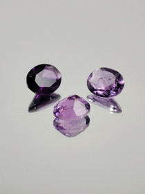 Ametisti erä ( 9 x 7 x 5 - 4 mm \ 1,9 ct ) ovaali