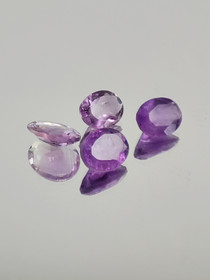 Ametisti erä ( 8 - 7 x 6 - 5 x 4 - 3 mm \ 1,1 ct ) ovaali