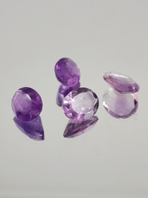 Ametisti erä ( 8 - 7 x 6 - 5 x 4 - 3 mm \ 1,1 ct ) ovaali