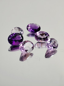 Ametisti erä ( 8 x 6 x 4 - 3 mm \ 1,1 ct ) ovaali
