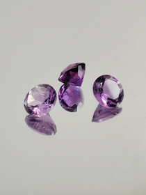 Ametisti erä ( 7 - 6 x 5 - 4 mm \ 1,1 ct ) pyöreä