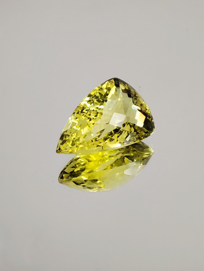 Citrine 12,9 ct triangle