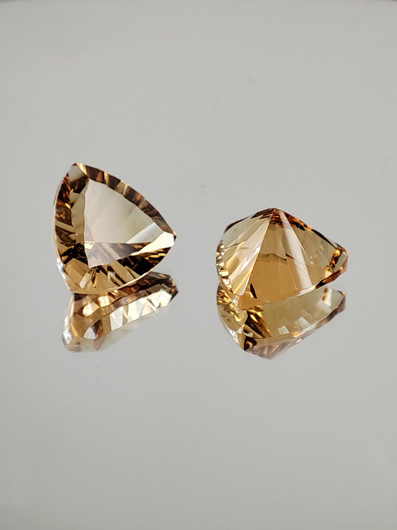 Citrine pair 13 x 8 mm \ 2 x 6,5 ct triangle