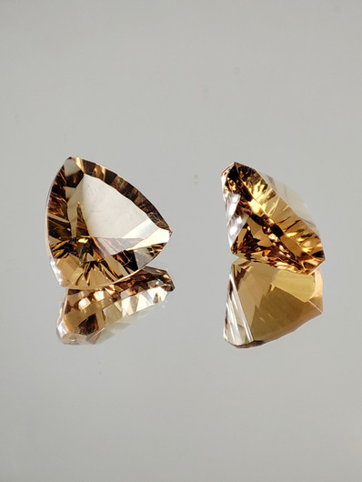 Citrine pair 13 x 8 mm \ 2 x 6,5 ct triangle