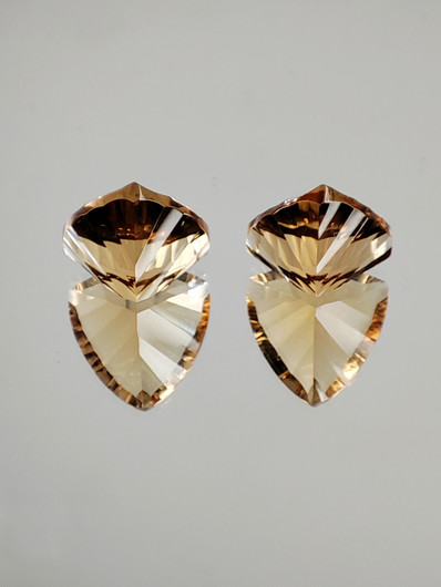 Citrine pair 13 x 8 mm \ 2 x 6,5 ct triangle