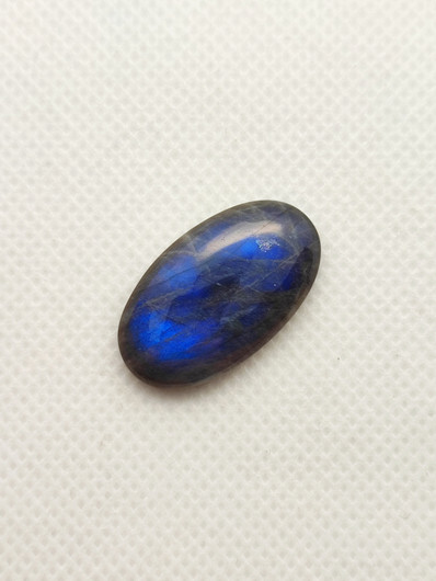 Labradorite 18,7 ct oval