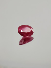 Ruby 0,8 ct oval