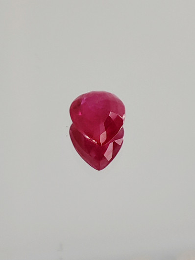 Ruby 0,7 ct pear