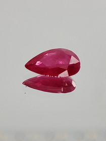 Ruby 0,7 ct pear