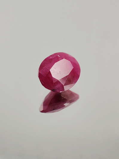 Ruby 0,8 ct oval