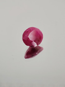 Ruby 0,8 ct oval