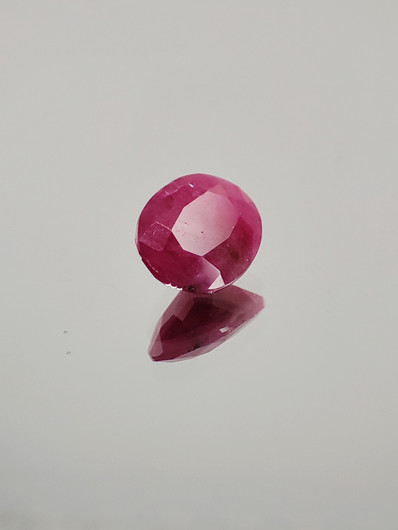 Ruby 0,8 ct oval
