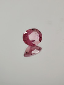 Ruby 0,6 ct oval