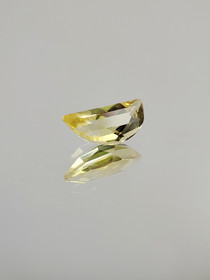 Citrine 0,3 ct half moon