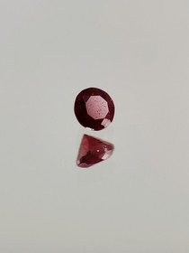 Ruby 0,1 ct round