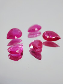 Ruby lot ( 5 x 4 - 3 x 1 mm \ 0,3 ct ) pear