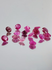Ruby lot ( 4 - 3 x 2 - 1 mm \ 0,2 ct ) round