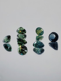 Natural Sapphire lot ( 5 - 4 x  4 x 3 - 2 mm \ 0,6 ct ) oval