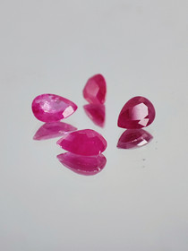Ruby lot ( 6 - 5 x 4 - 3 x 2 mm \ 0,5 ct ) pear