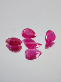 Ruby lot ( 7 x 5 - 4 x 2 mm \ 0,8 ct ) pear