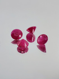 Ruby lot ( 4 - 3 x 2 mm \ 0,3 ct ) round