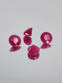Ruby lot ( 4 - 3 x 2 mm \ 0,3 ct ) round
