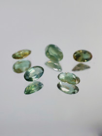 Natural Sapphire lot ( 3 x 2 x 1 mm \ 0,1 ct ) oval