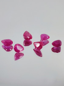 Ruby lot ( 4 - 3 x 3 - 2 x 1 mm \ 0,2 ct ) pear