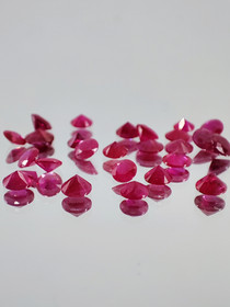 Ruby lot ( 3 x 2 - 1 mm \ 0,1 ct ) round