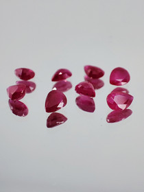 Ruby lot ( 4 - 3 x 2 x 1 mm \ 0,1 ct ) pear