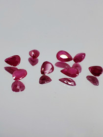 Ruby lot ( 4 - 3 x 2 x 1 mm \ 0,1 ct ) pear