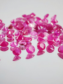 Ruby lot ( 3 x 2 - 1 mm \ 0,1 ct ) round