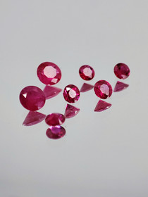 Ruby lot ( 3 - 1 x 1 - 0.5 mm \ 0,04 ct ) round
