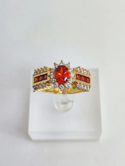 Vintage ring with stones