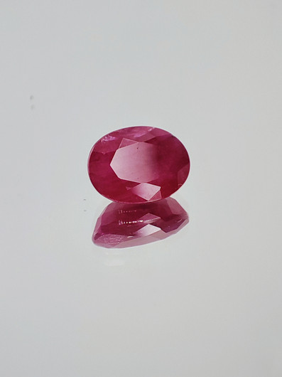 Ruby 1,8 ct oval