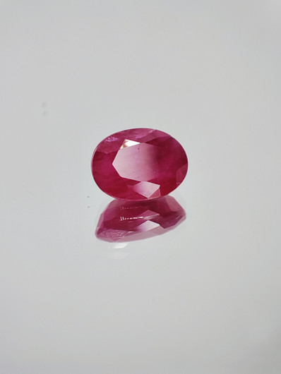 Ruby 1,8 ct oval