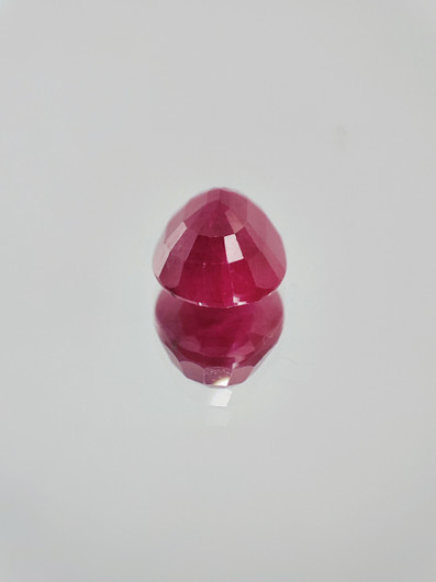 Ruby 1,8 ct oval