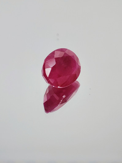 Ruby 1,8 ct oval