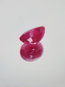 Ruby 1,8 ct oval