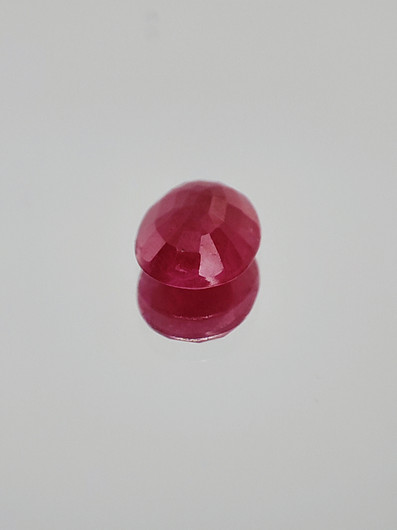 Ruby 0,8 ct oval