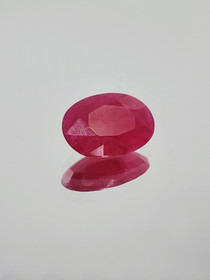 Ruby 0,8 ct oval