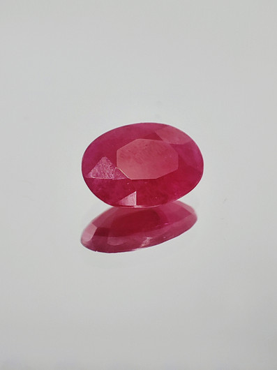 Ruby 0,8 ct oval