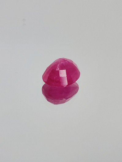 Ruby 0,9 ct oval